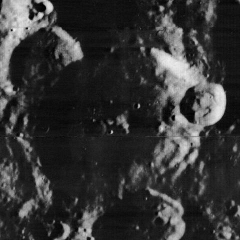 File:Plummer crater 1038 med.jpg