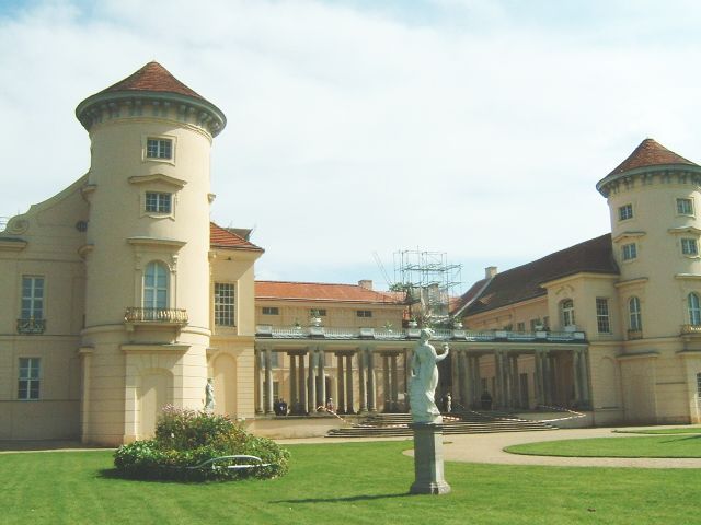 File:Rheinsbergschloss01.jpg