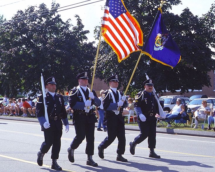 File:WellsMainePoliceDeptColorGuard.jpg