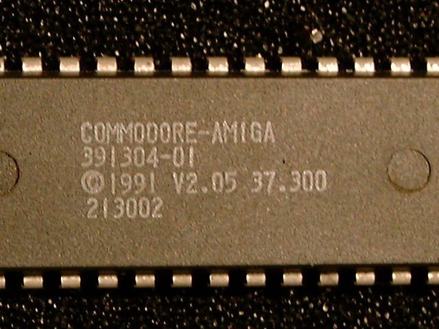 File:Amiga Kickstart 2.05 ROM chip Denis Apel.JPG