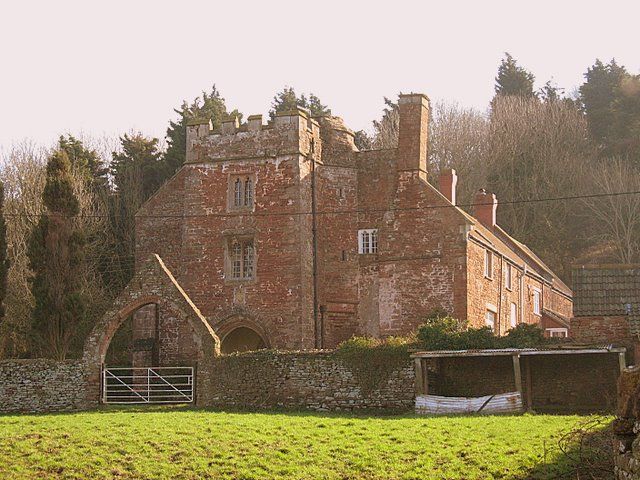 File:Clapton Court - geograph.org.uk - 697226.jpg