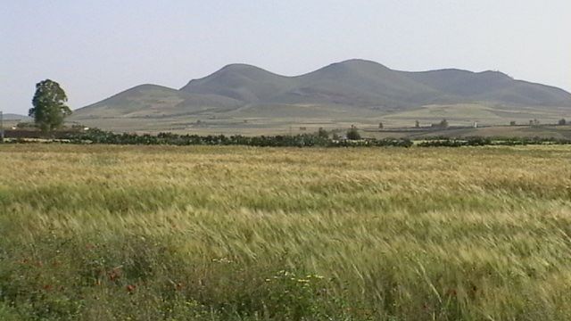 File:Djebel Xhedar Dar Cayid Tounsi2.jpg