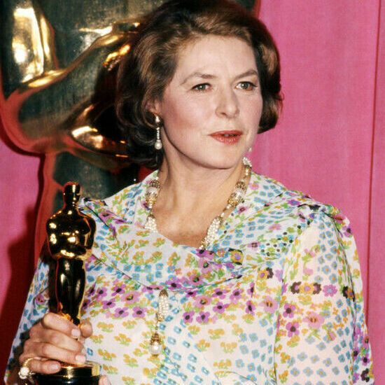 File:Ingrid Bergman Holding Oscar (square-trim).jpg