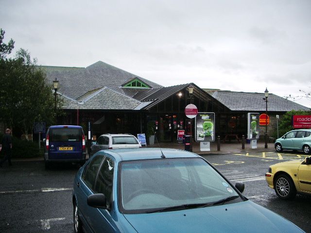 File:Killington Lake Motorway Services.jpg