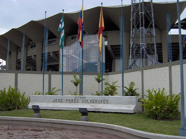 File:Potros en el Stadium (2005-11-19) 001.jpg