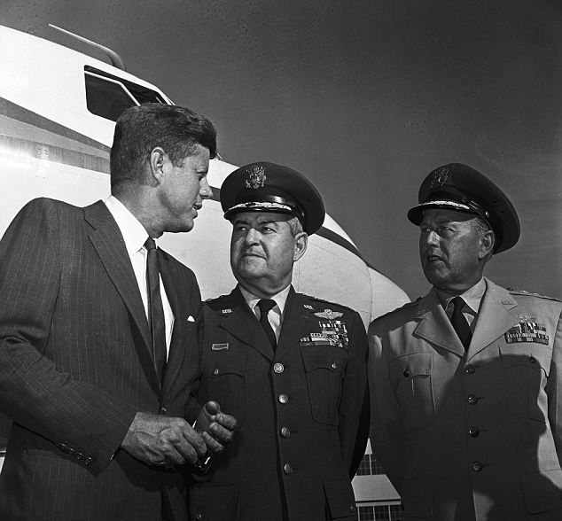 File:President Kennedy visited SAC's Headquarters.jpg