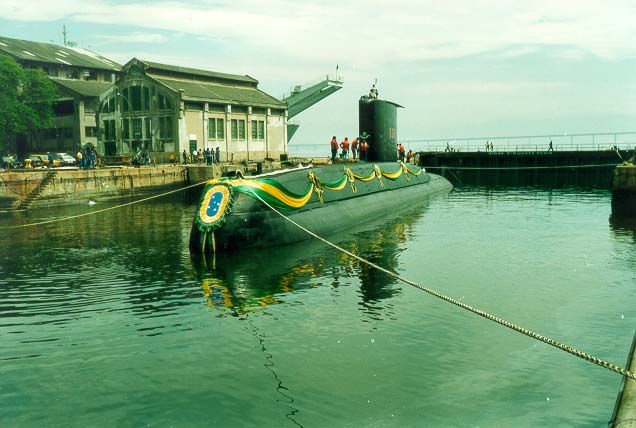 File:S32 Submarino Timbira.jpeg