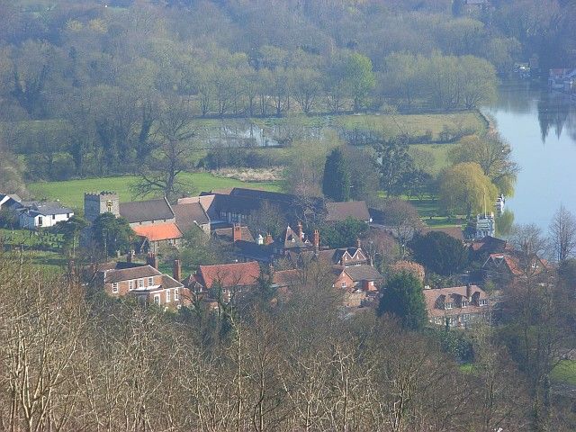 File:Streatley - geograph.org.uk - 762475.jpg