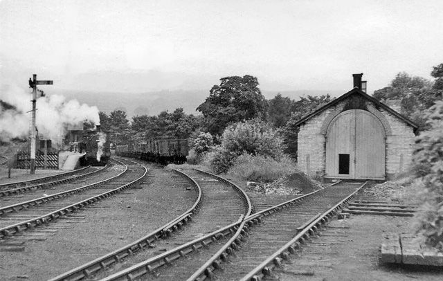 File:Wearhead railway station 2047797.jpg