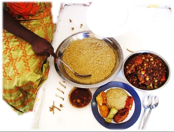 File:Couscous Senegalese thièré with chicken and sauce.jpg