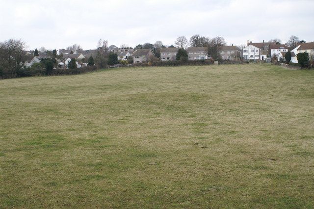 File:Felton Tumulus - geograph.org.uk - 135488.jpg