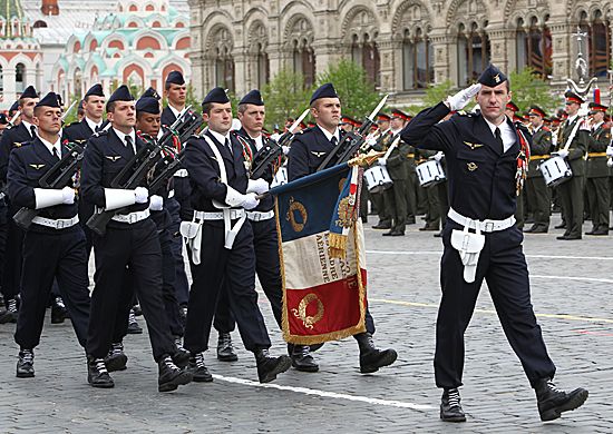 File:French troops in the Moscow Parade.jpg