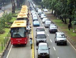 File:JakartaTransjakartaBusspurInDerJalanSudirman.jpg