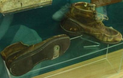 File:Lawton Chiles Shoes.jpg