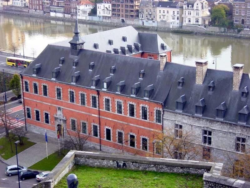 File:Walloon Parliament main entrance.jpg