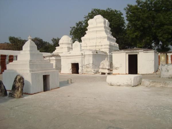 File:Amvar chejarla temple Guntur.jpg