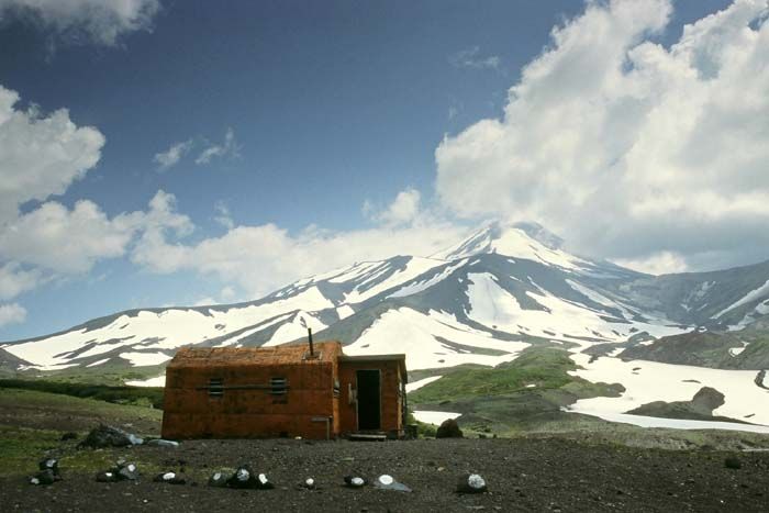 File:Avachinsky Volcano.jpg