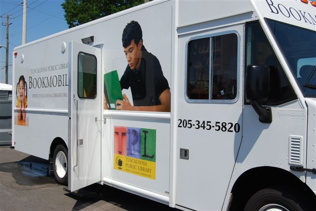 File:Bookmobile-Dewey.jpg