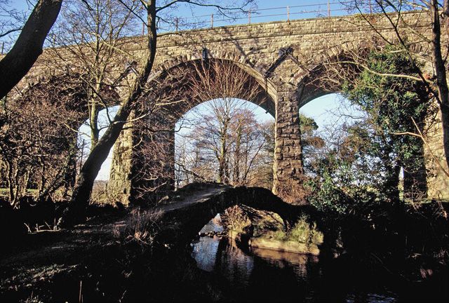 File:Capernwray bridges - geograph 1696131.jpg