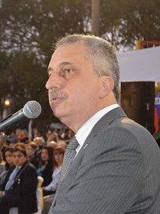 File:Hugo Passalacqua (2015) (cropped).jpg