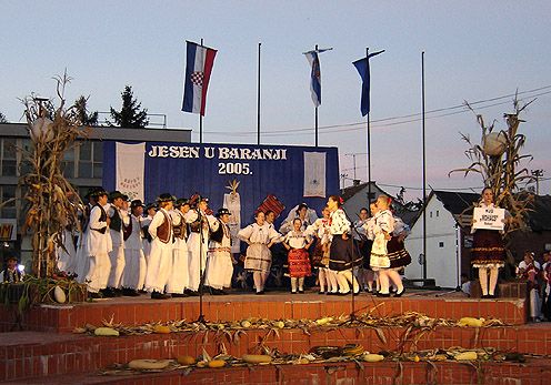 File:Jesen-u-Baranji-2005-KUD-Mohac.jpg