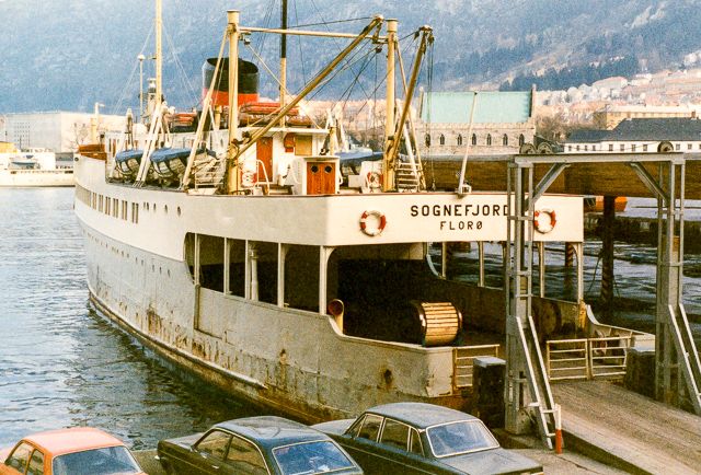 File:MS Sognefjord Vågen Bergen (000000).jpg