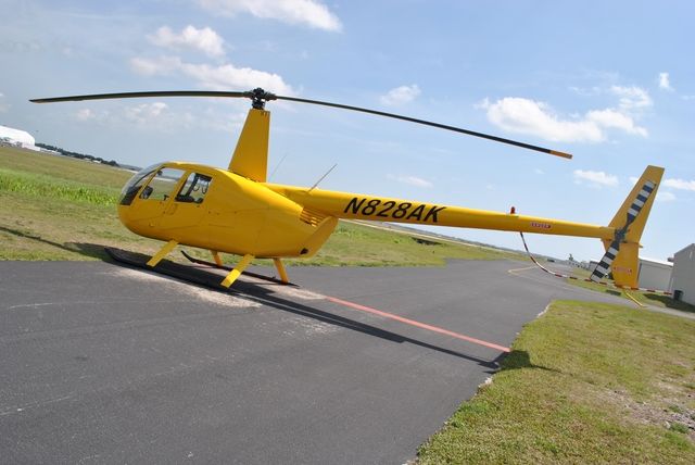 File:ROBINSON R44 HELICOPTER.JPG