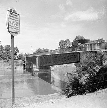 File:River orne bridge.jpg