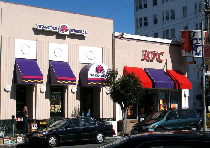 File:Tacobellkfcrestaurants.jpg