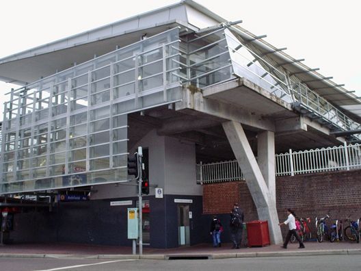 File:Ashfield train station.jpg