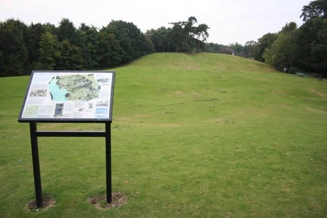 File:Castle Hills - geograph.org.uk - 975629.jpg