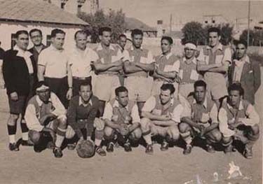 File:Equipe du Wydad 1955.jpg