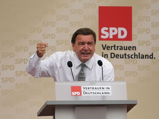 File:Gerhard Schroeder MUC-20050910-02.jpg