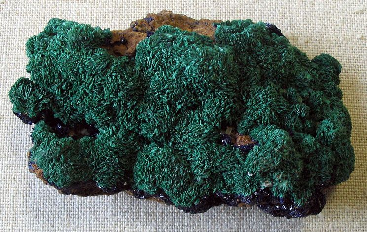 File:Malachite platy crystals.jpg