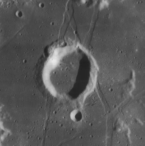 File:Ramsden crater 4136 h3.jpg