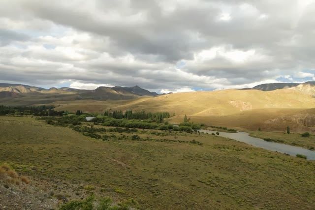 File:Rio Limay 3.jpg