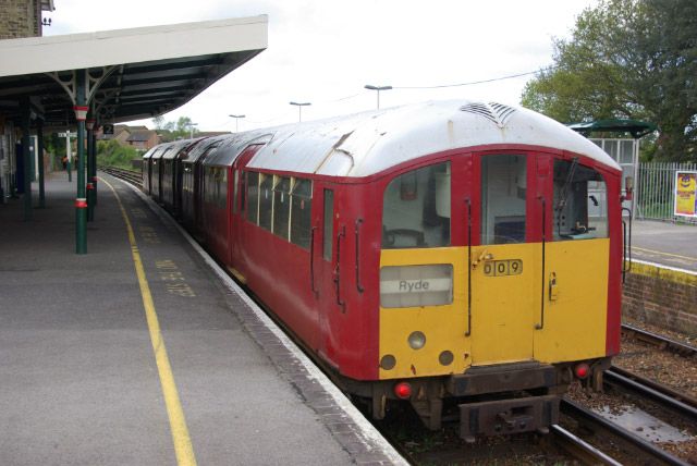 File:Sandown Station geograph.org.uk 786087.jpg