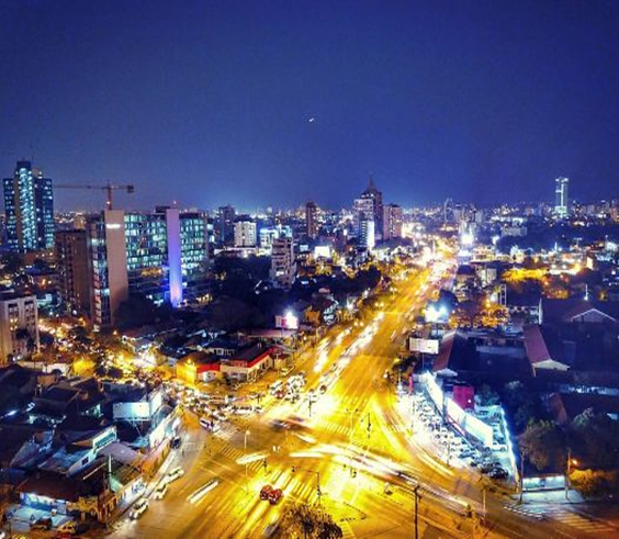 File:Santa Cruz de la Sierra de noche.png