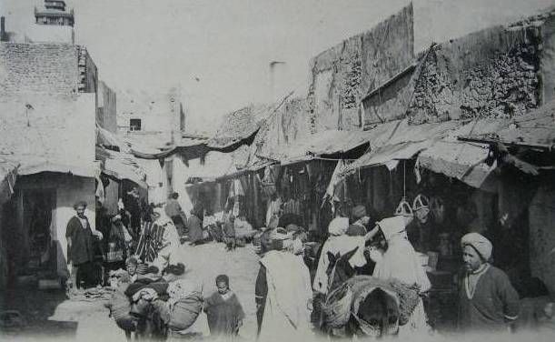 File:Souk Es Sabbaghine Sfax.jpg