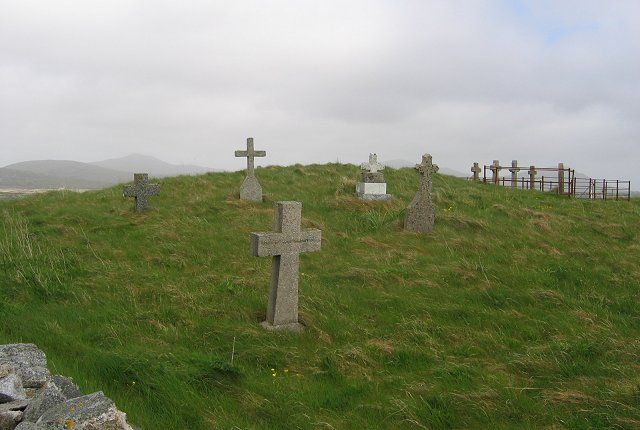 File:Thallan graveyard - geograph.org.uk - 15947.jpg