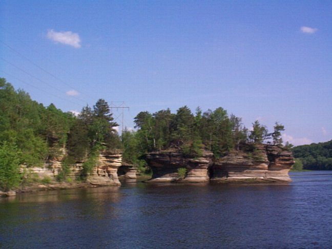 File:WisconsinDells01.jpg