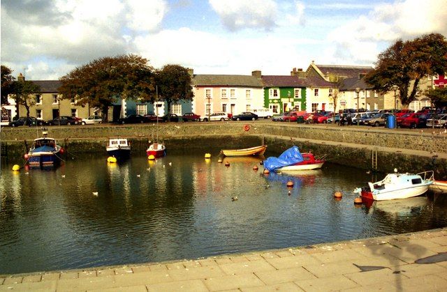 File:Aberaeron Harbour - geograph.org.uk - 792088.jpg