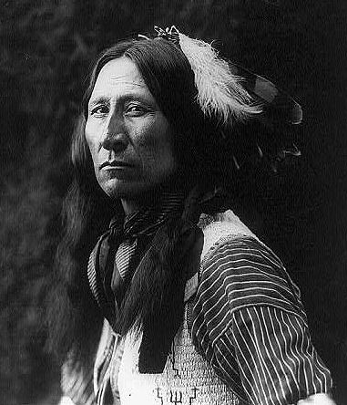 File:Chief Lone Bear, 1900.jpg