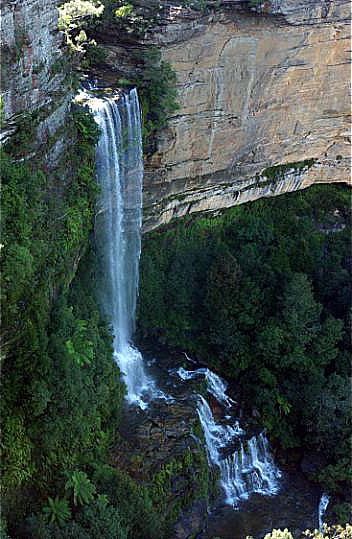 File:KATOOMBA FALLS.jpg