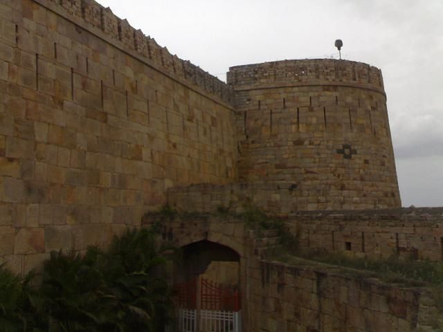 File:Savadatti fort 4.JPG