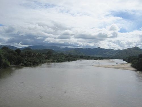 File:Fanambana river.jpg