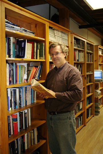 File:Karl W. Giberson, library 2006.jpg