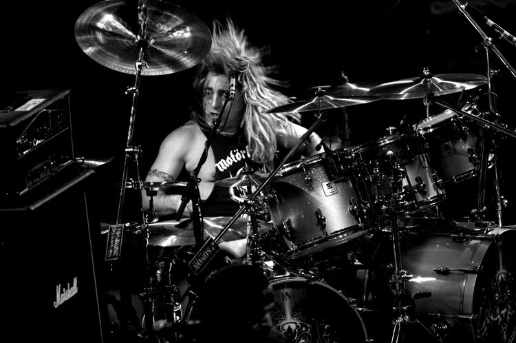 File:Mikkey-dee-02.jpg