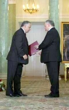 File:President Kaczyński and PM Kaczyński.jpg