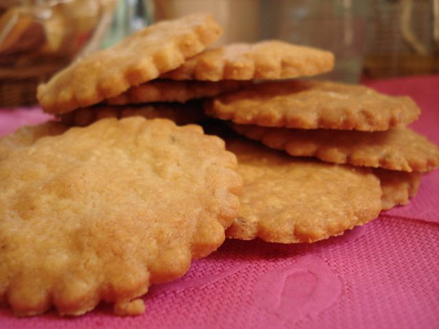 File:Sablés au parmesan et au poivre vert.jpg